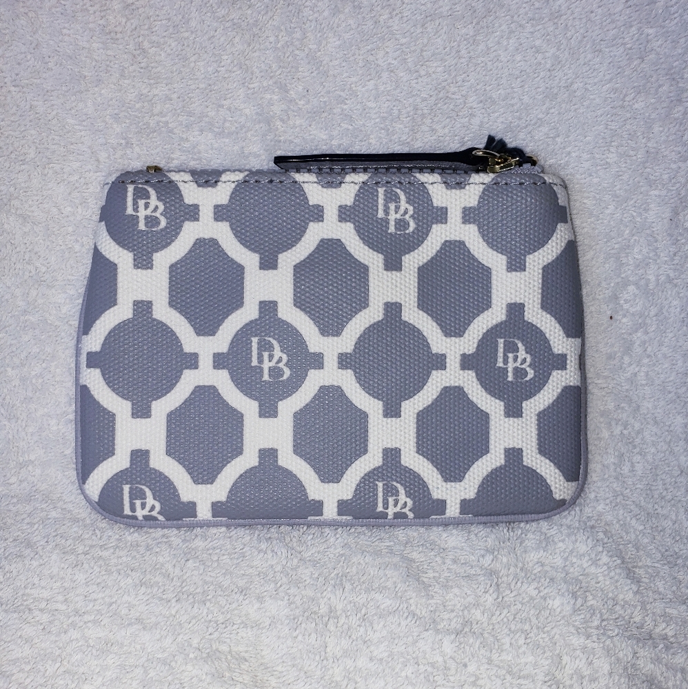 Dooney & Bourke Grey & White Med Canvas Wristlet w - Picture 2 of 3